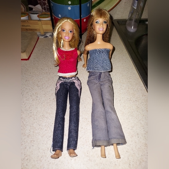 Mattel Barbies | 2003 & 2005 - Picture 2 of 15